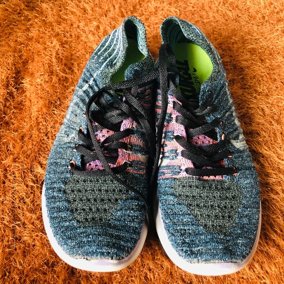 Nike Free RN Flyknit Women's size 7 - Picture 1 of 8